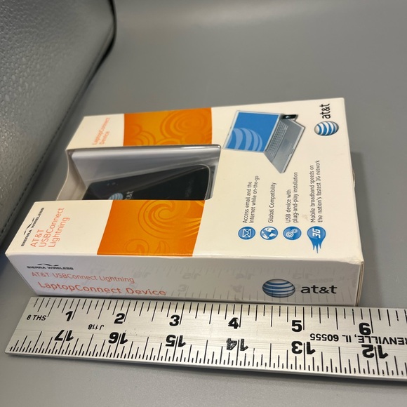 Unused Sierra Wireless USBConnect Lightning U305 AT&T 3G USB Modem - Picture 5 of 9